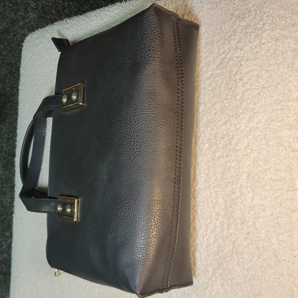 Aldo Black Faux Leather Handbag – Chic & Versatile Shoulder Bag - Picture 3 of 7